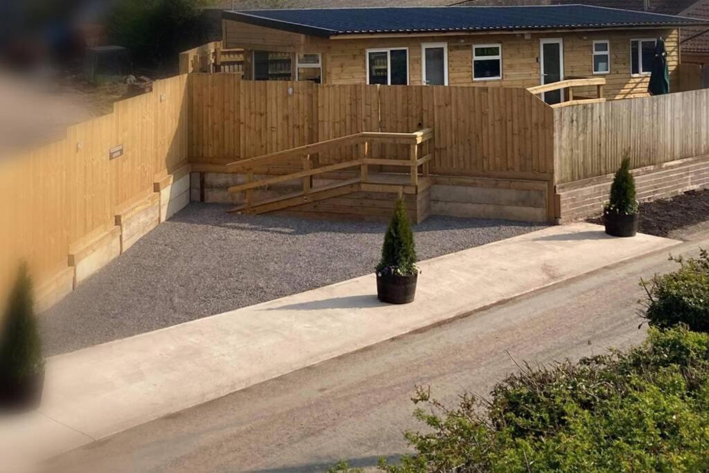 Featheredge Corner Lodge Wells Esterno foto