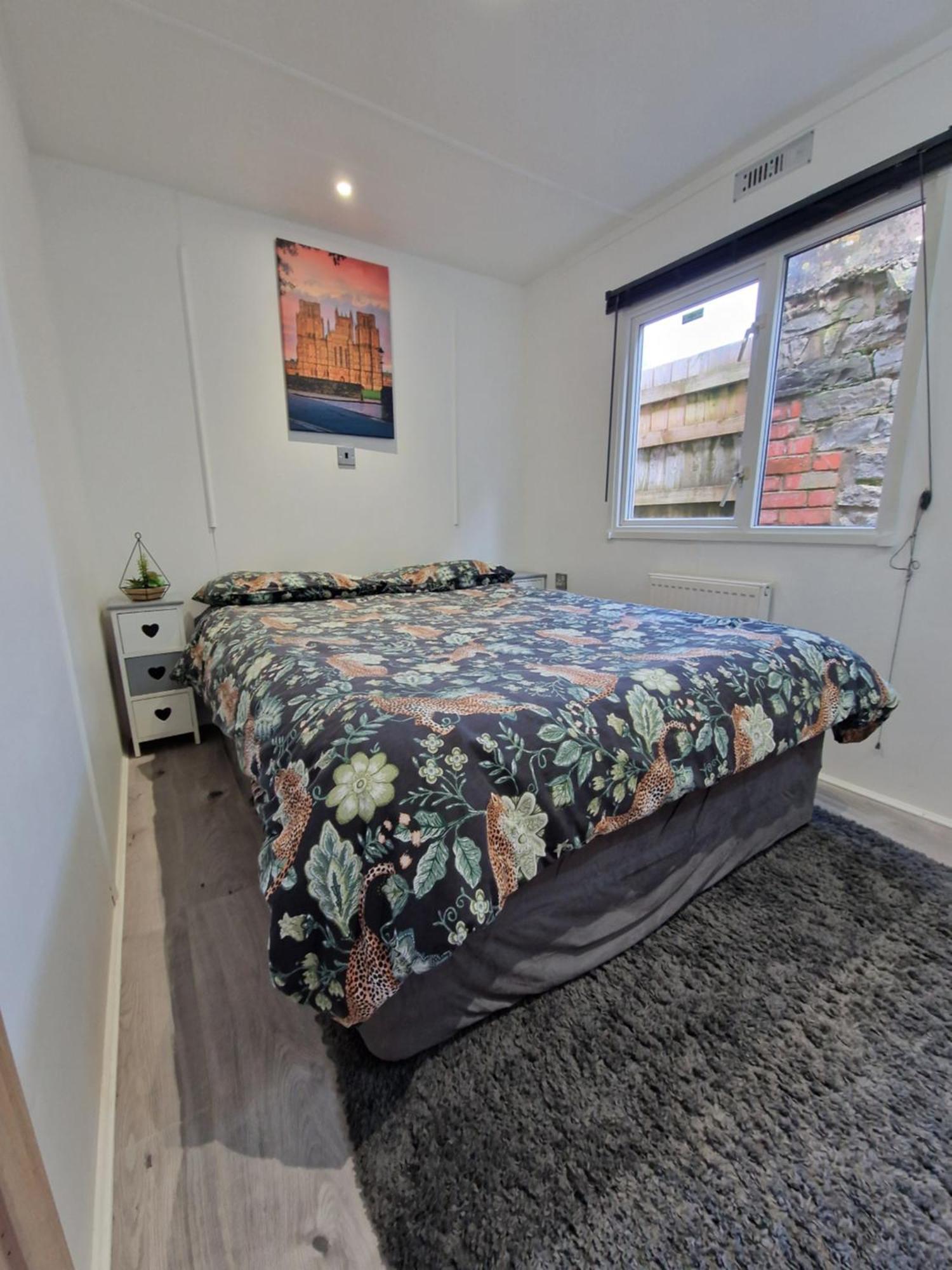 Featheredge Corner Lodge Wells Esterno foto
