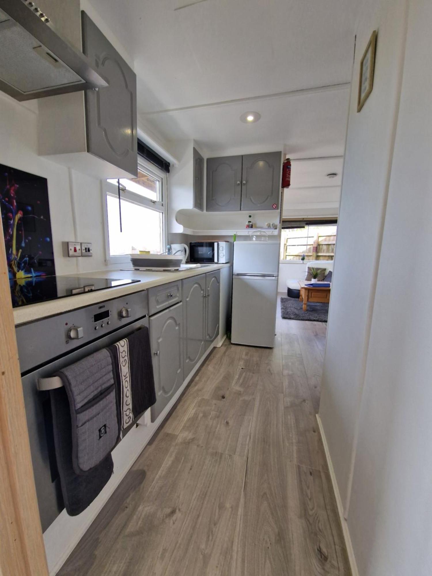 Featheredge Corner Lodge Wells Esterno foto
